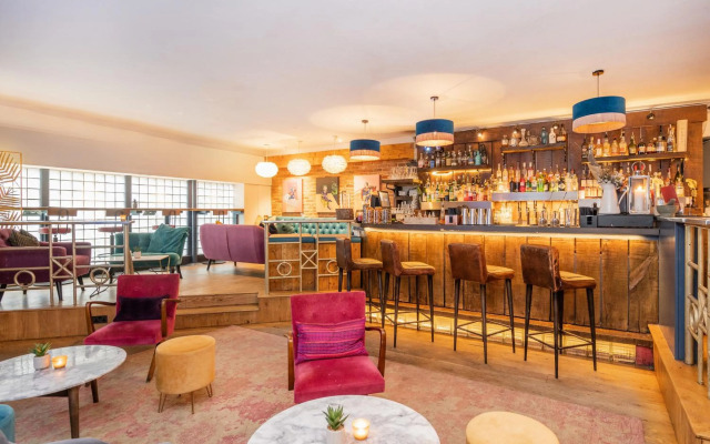 Berkeley Square Hotel