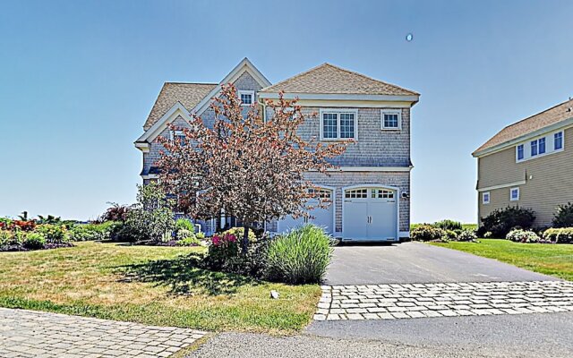 New Listing Immaculate Beachfront 5 Bedroom Home