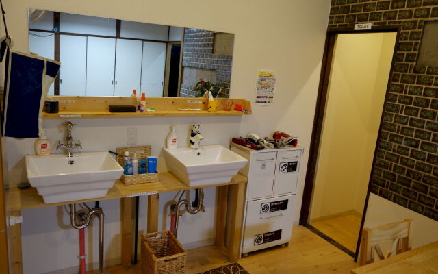 Akicafe Inn Guesthouse