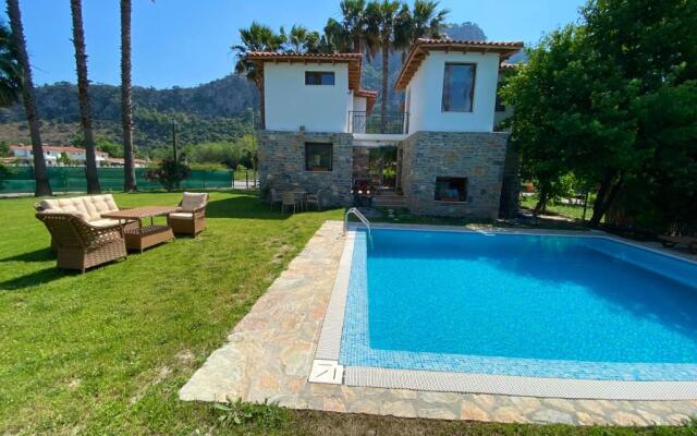 Villa Merry - Dalyan Stonehouse with Palmtrees, 50m to River