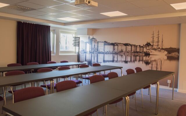 Best Western Arlanda Plus Park Airport Hotel