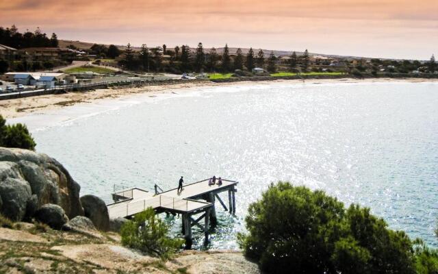 All Seasons Port Elliot Holiday House