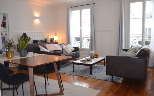 Central Marais-beaubourg 1 Bedroom Flat