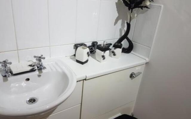 Edinburgh City Deluxe Apartment