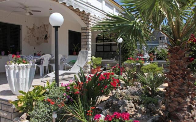 Apartment with a balcony and sea view - santek - AE1097