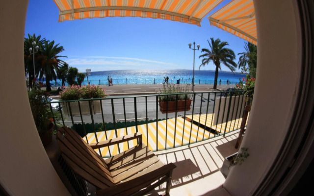 Five Bedrooms Seaview House, Old Town