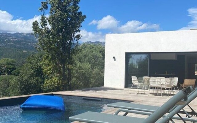 Le Rocher villa avec piscine à Figari