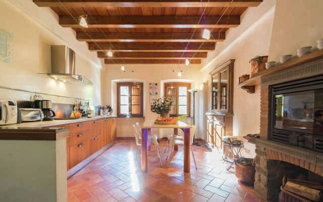 Mansion in Pescaglia Near Tuscan Coast