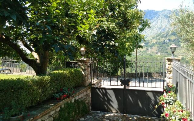 Holiday House " Pietra viva "