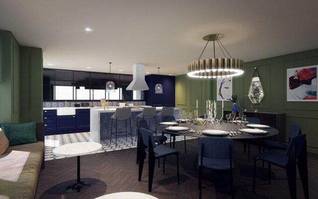 Luxurious Central Studio