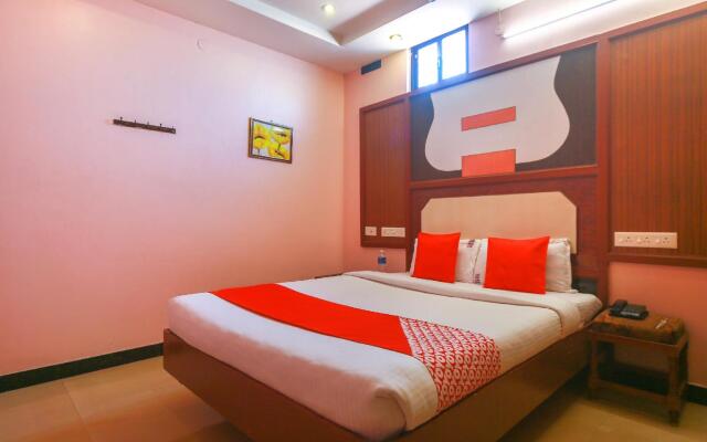 OYO 10459 Gnana Srm Residency