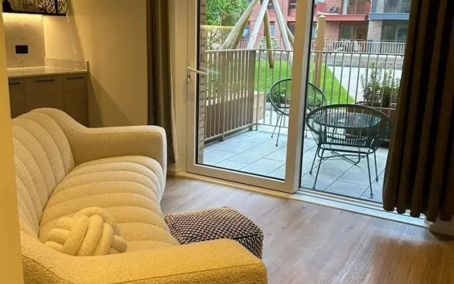 Beehive Suite - City Chic London Apartment