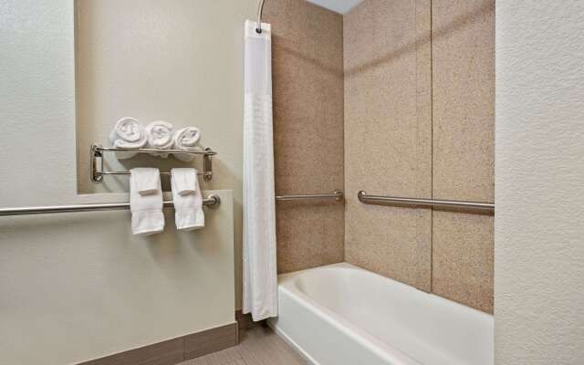 La Quinta Inn & Suites by Wyndham Palestine