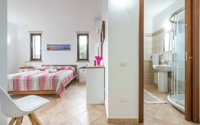 Amazing Detached Villa for 8 Guests Near Stintino