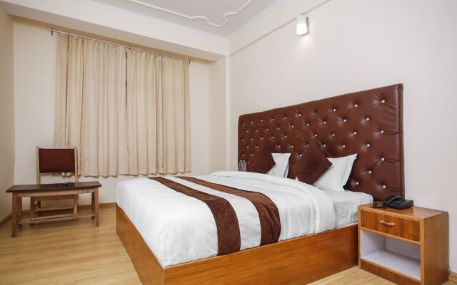 OYO 11388 Hotel Dimbir Regency