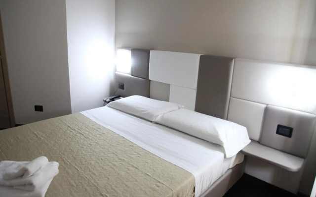 Hotel Sogni D'Oro Airport