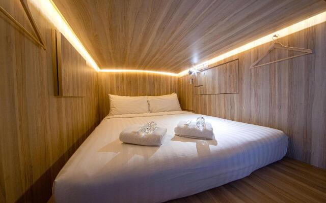 CUBE Boutique Capsule Hotel @ Chinatown