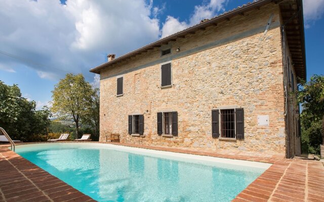 Luxurious Villa in Tabiano Castello with Swimming Pool