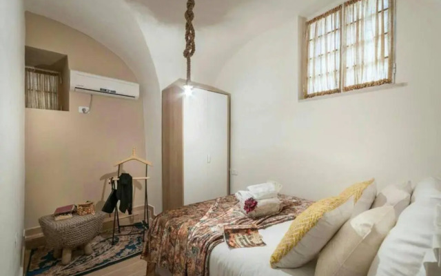 Private House 5 BDR In Mamilla up to 12 People !