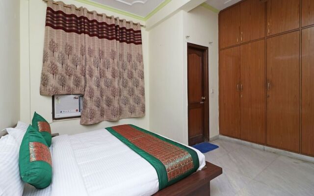 OYO 10071 Go Rooms Sector 45