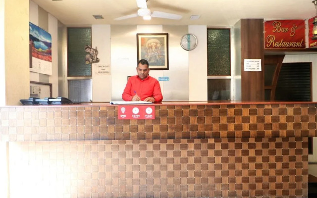 Oyo 30127 Hotel Sabina International