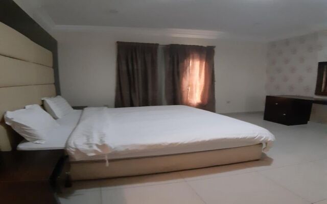 OYO 426 Royal Al Khaleej Furnished Apt