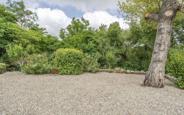 Attractive Holiday Home in Cessenon-sur-orb With Terrace