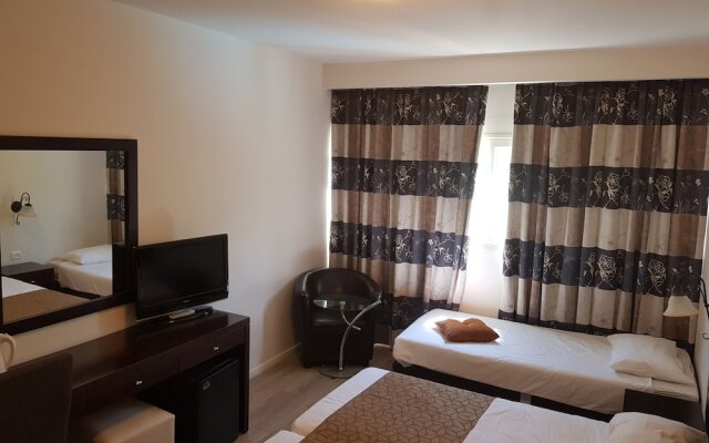 Restal Hotel