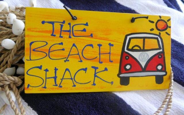 The Beach Shack 3BR Waterfront Resort, Own WIFI