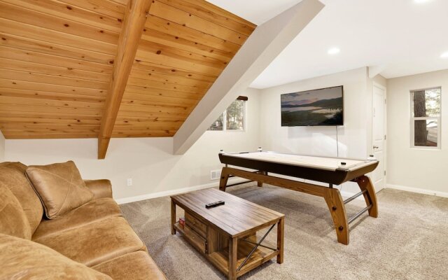 THE Teddy Bear Chalet #2257