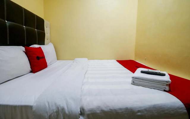 RedDoorz Plus near DC Mall Batam