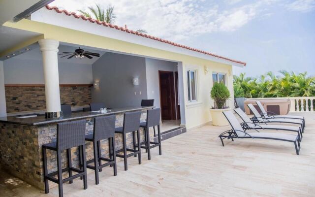 Private Villa! All Bedrooms /w TVs and in Livingroom