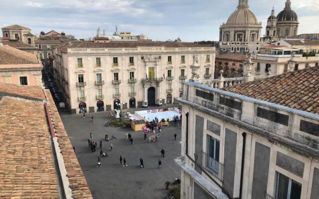Piazza Universita Wonderful View