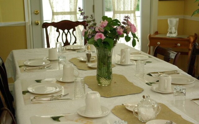 Abagale's Victorian Hot Tub and Suites