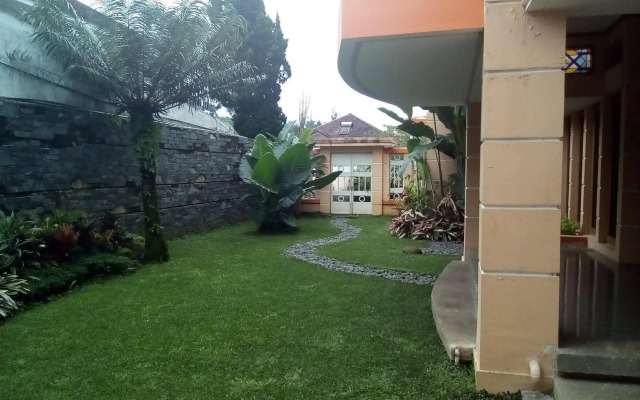 Simply Homy Guesthouse Graha Puspa