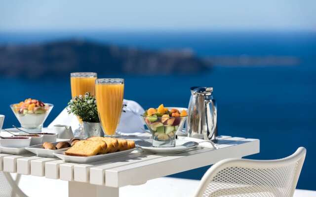 White Santorini Suites & Spa