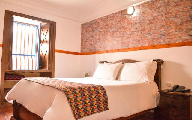 Hotel Cacique Real