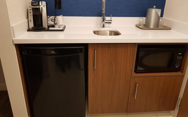 Holiday Inn Express & Suites Surrey by IHG