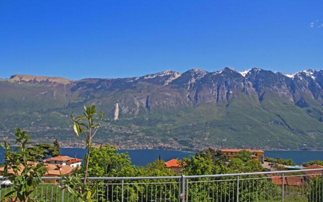 La Quiete 27 Lake view by Gardadomusmea