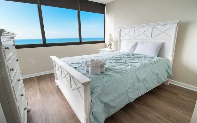 Sands Beach Club 1027