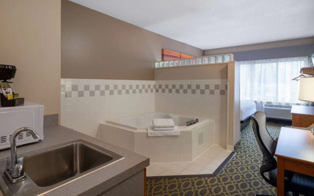 Days Inn & Suites Madison