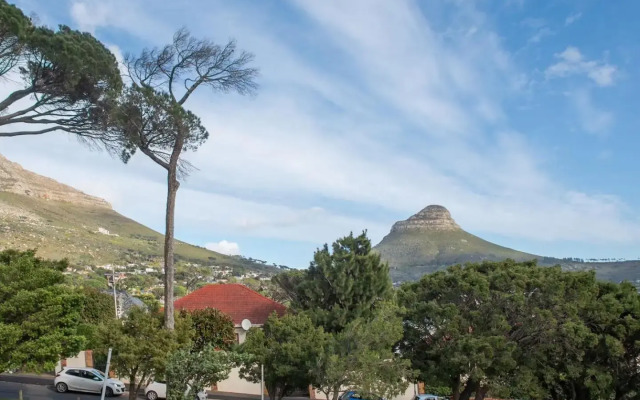 11 Deerpark Drive East