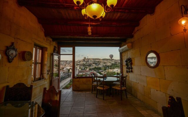 Vineyard Cave Hotel
