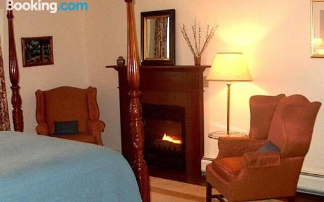 The Charleston House Bed & Breakfast