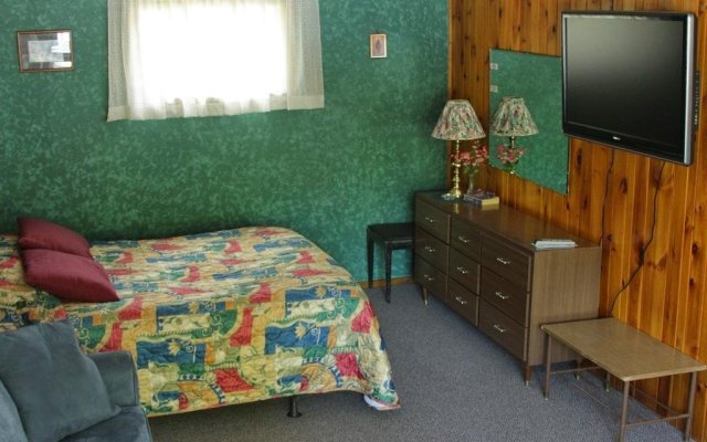 Cramers Point Motel & Cottages