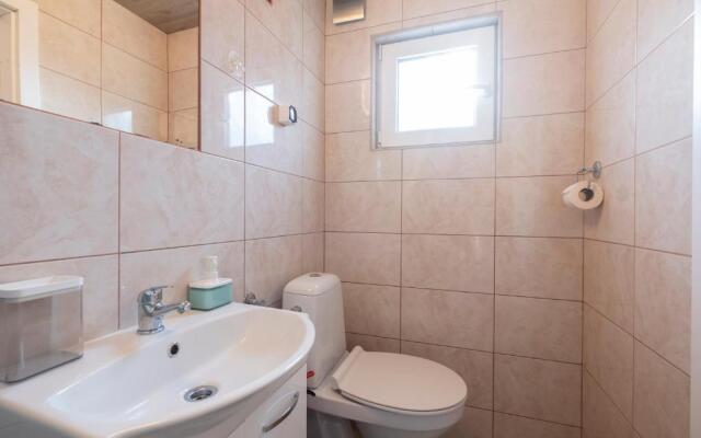 New Studio with AirCon & FREE Parking