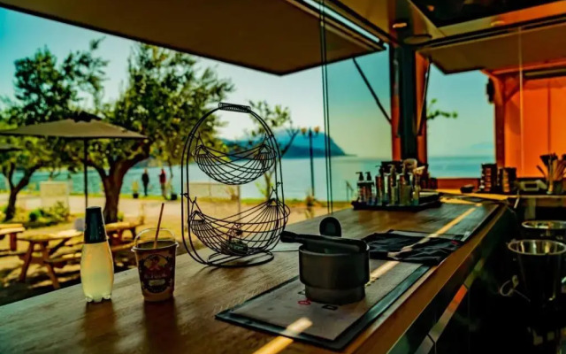 Elimnion Resort
