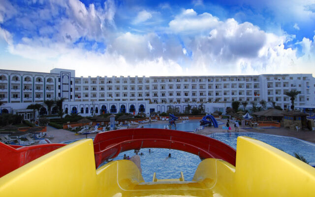 Palmyra Holiday Resort & Spa