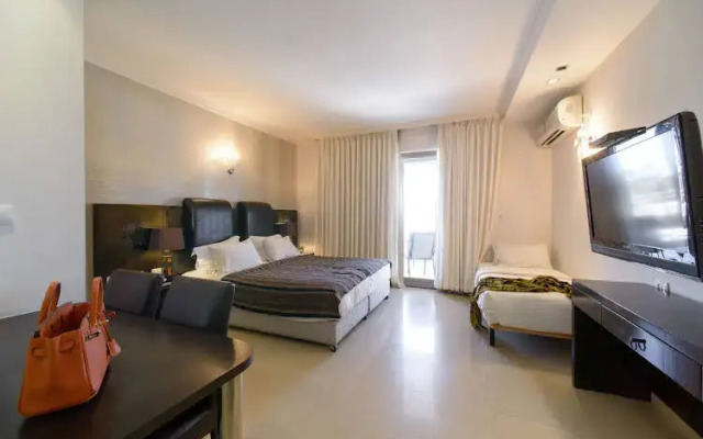 Royalty Suites