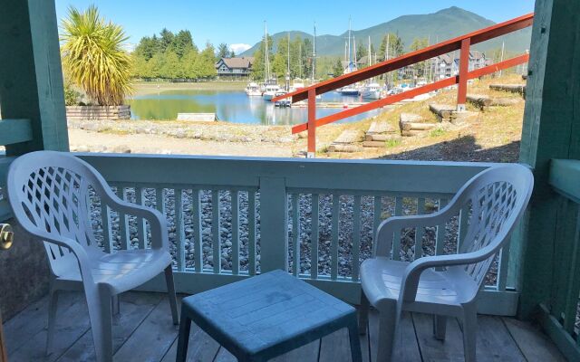 Canadian Princess Lodge & Marina